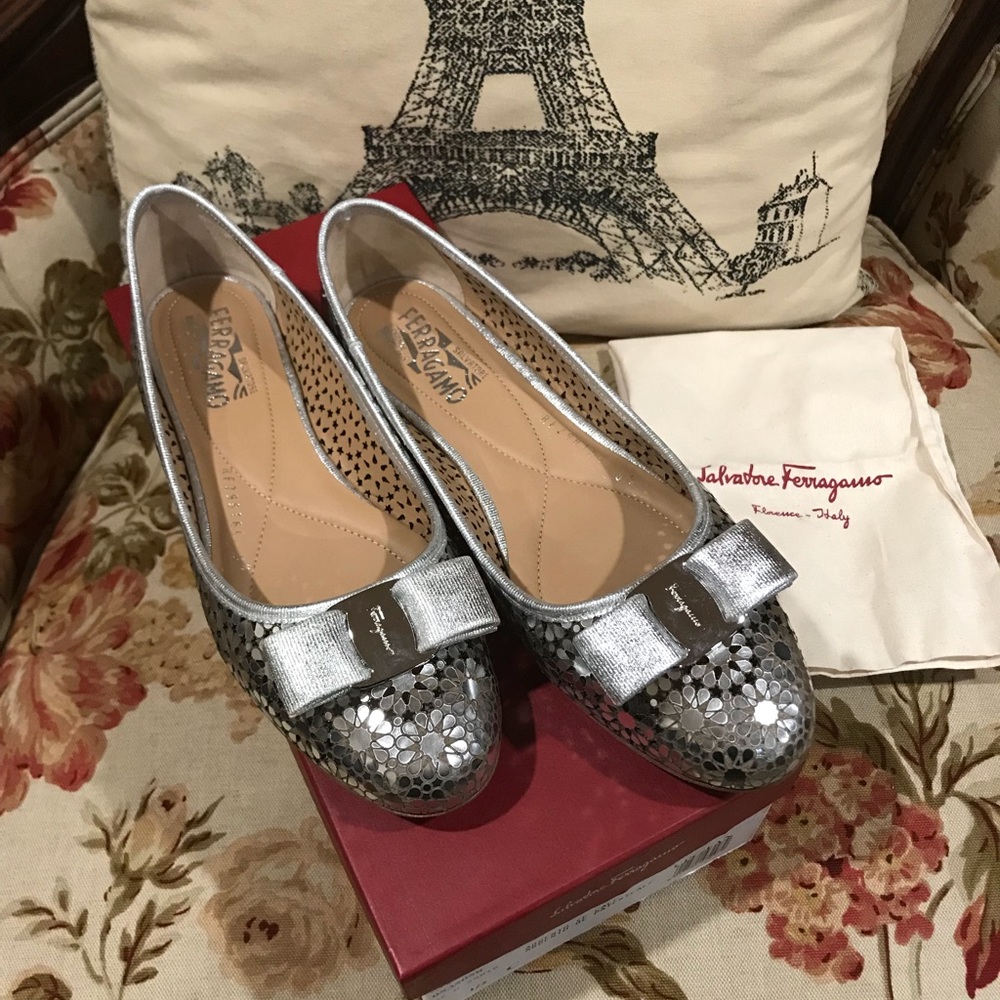 ❌SOLD❌ Salvatore Ferragamo Bow Leather Flats NWT